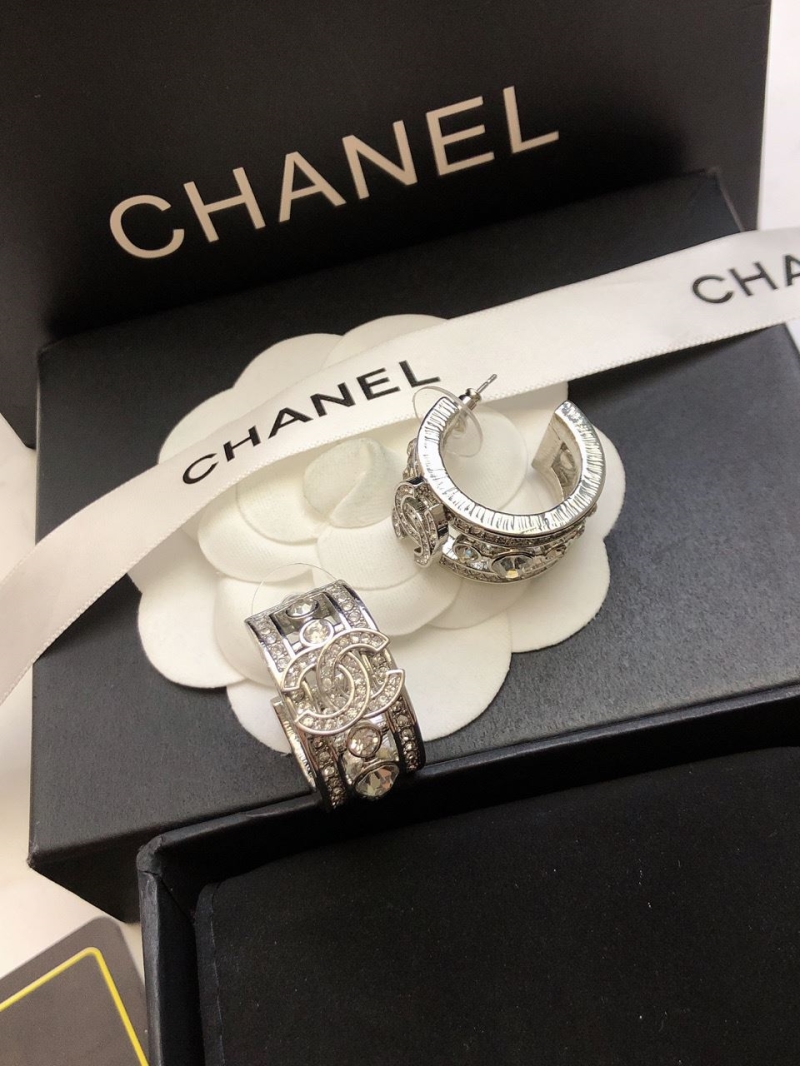 Ch**el earrings
